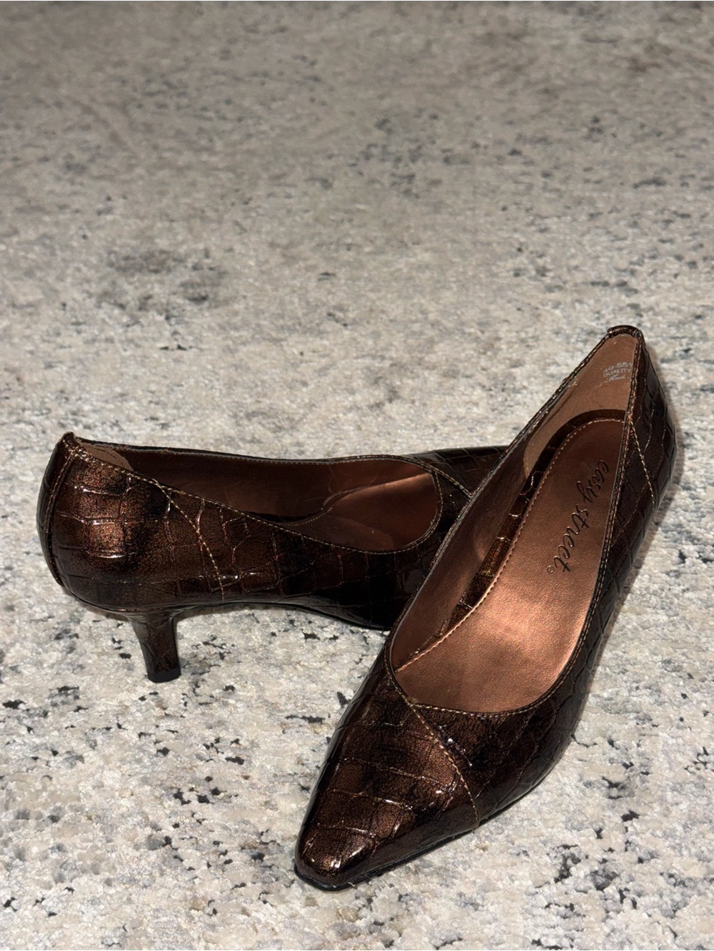 easy street Metallic Brown Croc-Embossed Pointed-Toe Kitten Heels